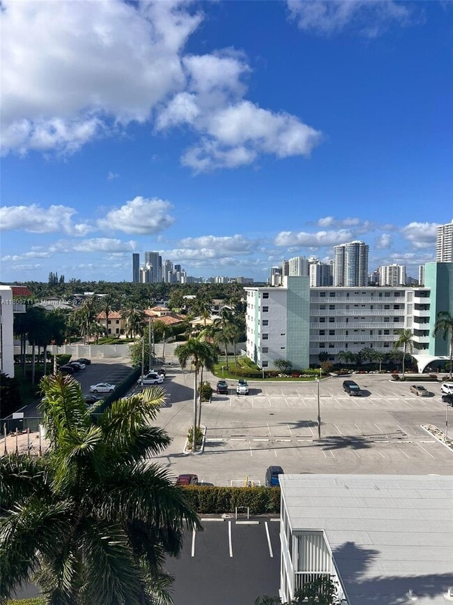 Building Photo - 3161 S Ocean Dr