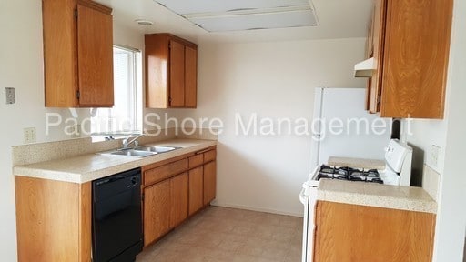 Building Photo - 415 N Emerald Dr