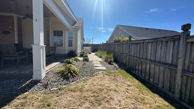 Building Photo - 422 Westridge Ct
