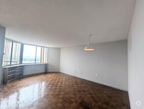 Building Photo - 1240 Harmon Cove Tower