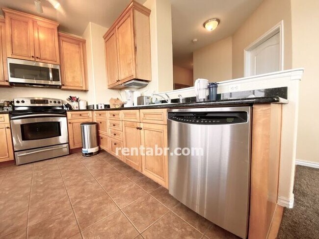 Foto del edificio - 50% First Months Rent!! --3 Bedroom Pentho...