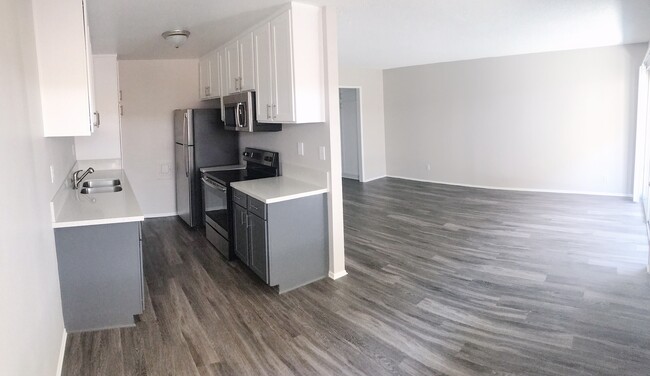 Kitchen/Living Room - Saticoy 12