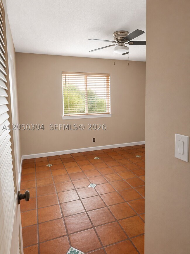 Building Photo - 1733 Mayo St