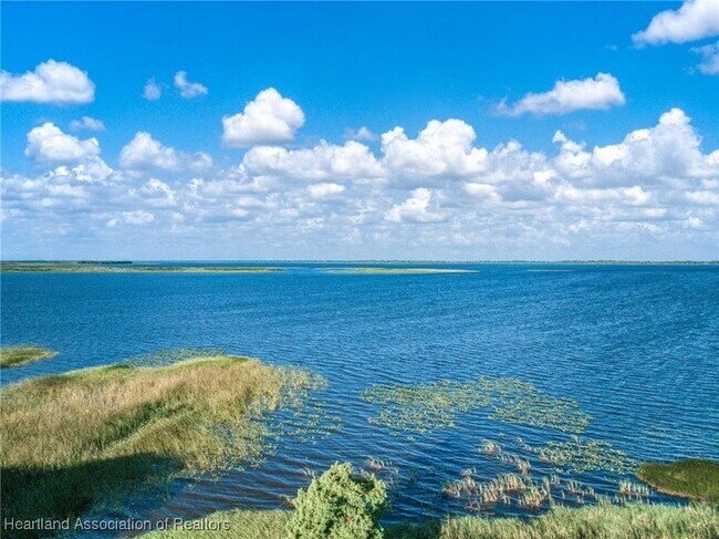 Foto del edificio - 44 Crawford Dr