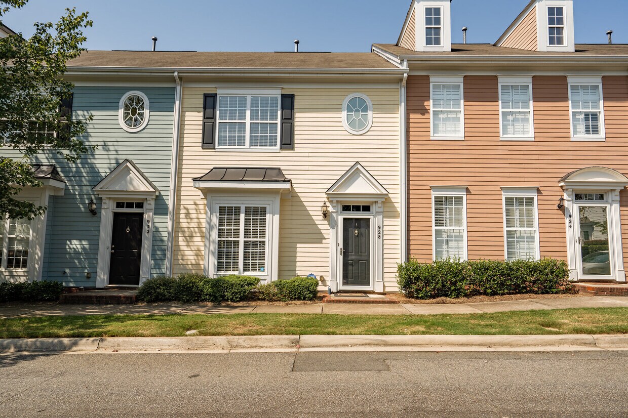Foto principal - 928 White Point Dr