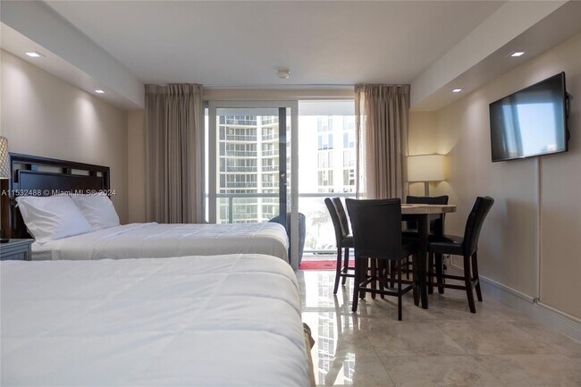 Foto del edificio - 19201 Collins Ave