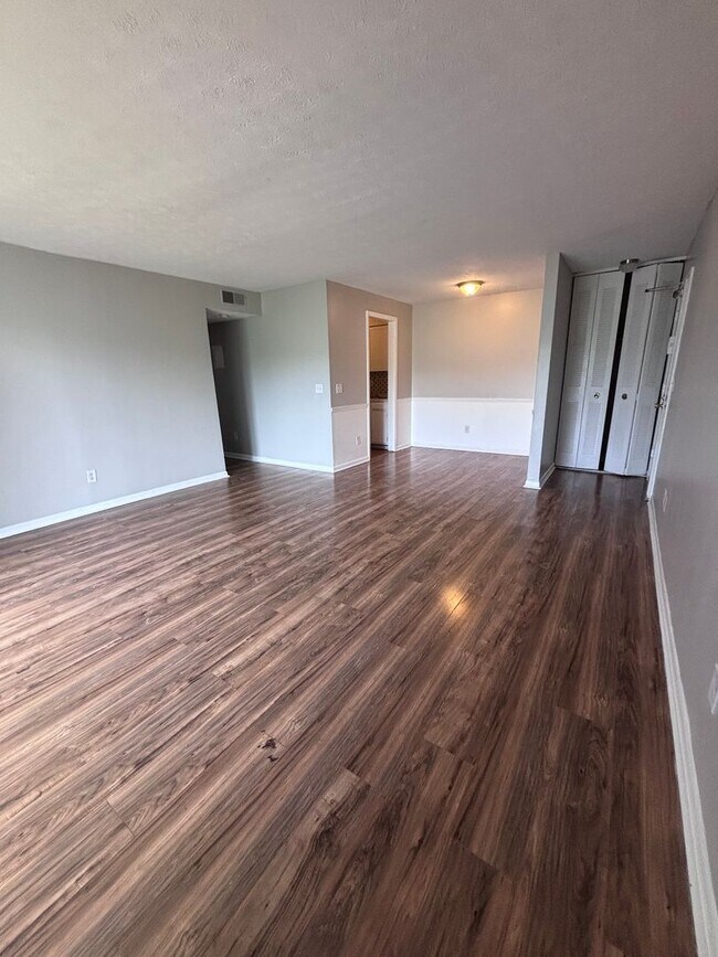 Building Photo - 419 Orchard Trace Ln