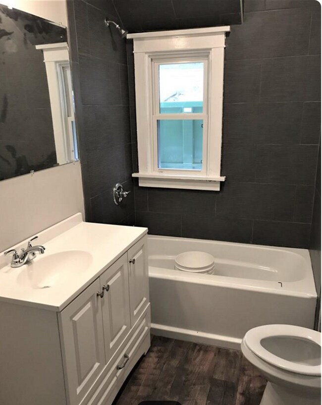 Freshly Remodeled 1st Floor Bathroom - 4340 Seward St