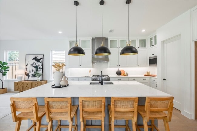 Photo - 5710 Vanderbilt Ave House