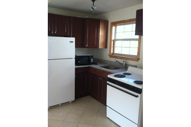 Kitchen - 61-47 162nd St