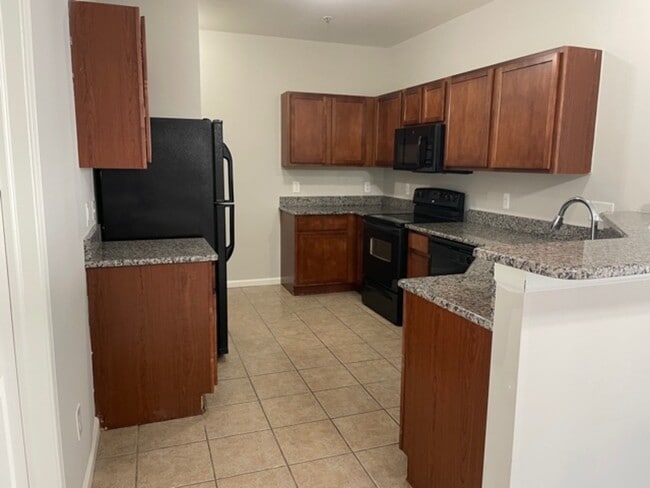 Building Photo - 8337 Towne Center Cir