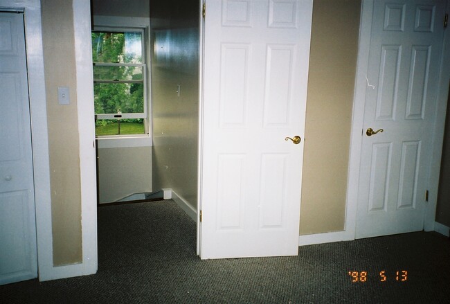 Entrance to 2nd floor bedroom - 41 Evans St