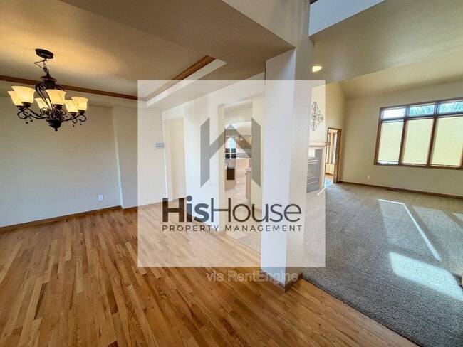 Building Photo - 2318 45th Ave