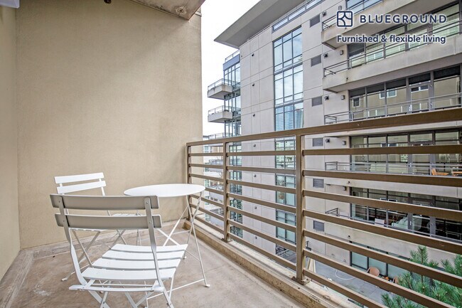 Foto del edificio - 10011 NE 1st St