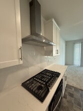 Building Photo - 29790 Cliff Park Dr