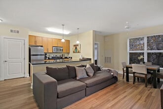 Building Photo - 615 S Columbus St