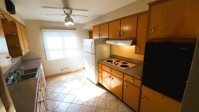 Building Photo - 2903 Oakland Rd NE