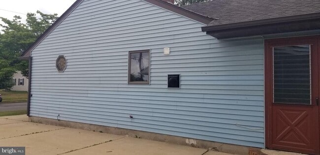 Building Photo - 478 Windsor Dr