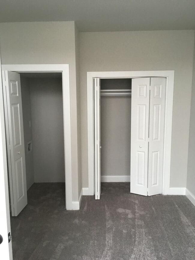 Building Photo - 238 N George St