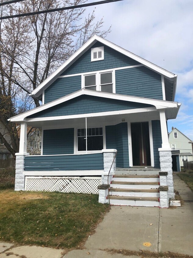Foto principal - Cleveland West Side 4BR - AVAILABLE NOW!