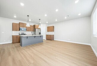 Building Photo - 3983 Razor Dr