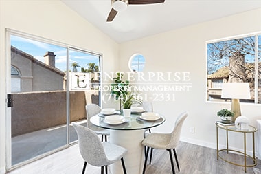 Building Photo - Beautiful Townhome (2432 Moon Dust)