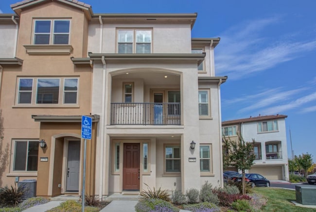 Building Photo - 2750 Ferrara Cir