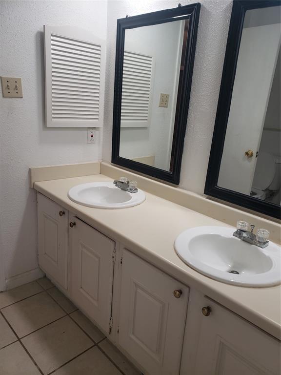 Foto del edificio - 12824 Shannon Hills Dr