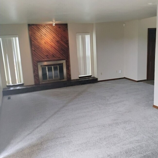 Building Photo - 10207 Shadowridge Dr