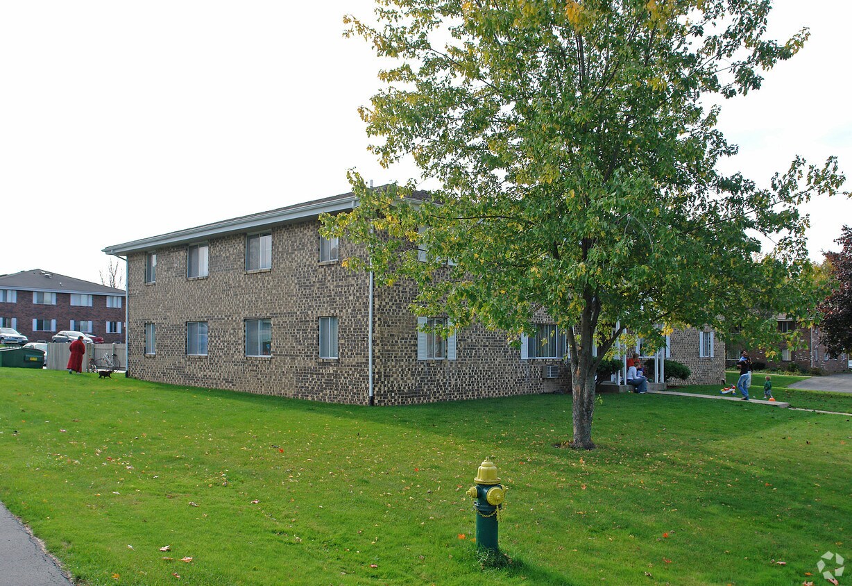 Building Photo - 4335 Kennedy Dr