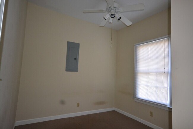 Foto del edificio - Cute As A Button - Available July 5, 2026
