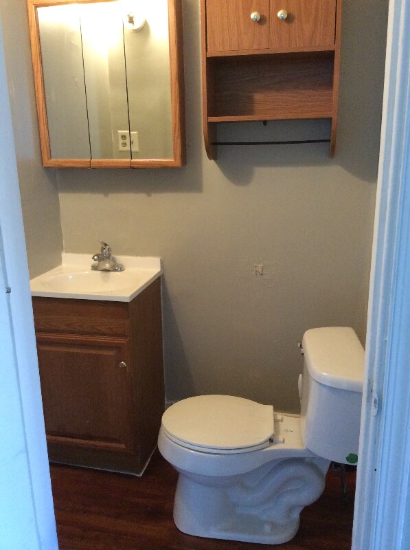 14 S East St Unit 2, Carlisle, PA 17013 Room for Rent in Carlisle, PA