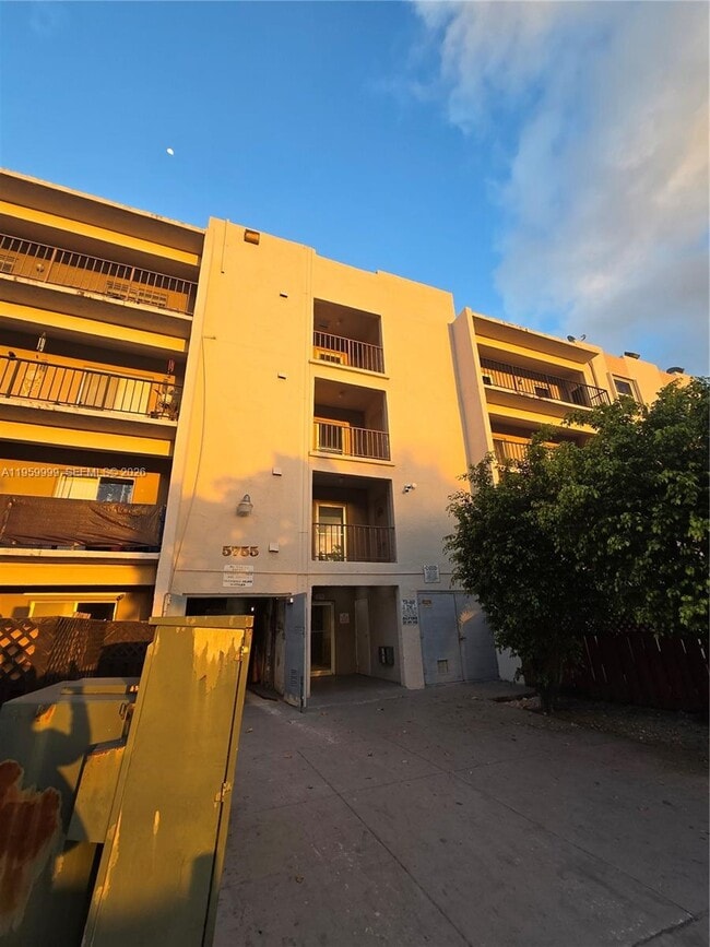 Foto del edificio - 5755 W 20th Ave