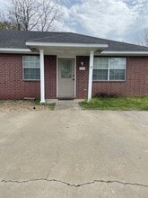 Building Photo - 904 W Oklahoma Ave