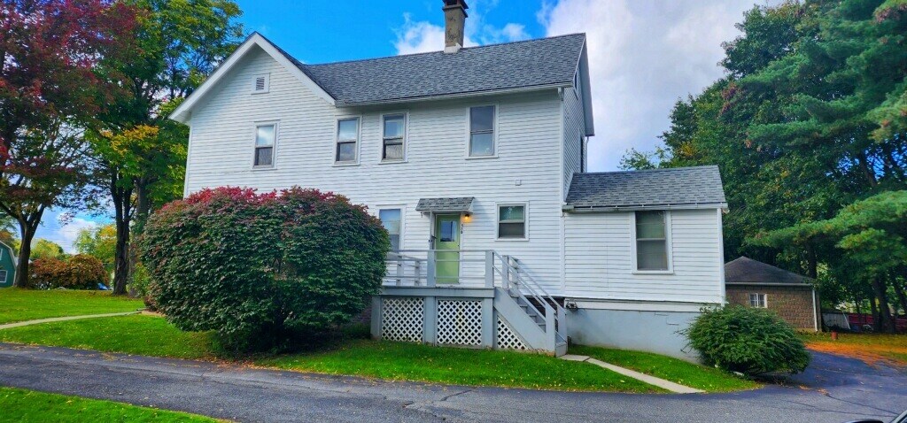 Primary Photo - 38 Allengate Ave