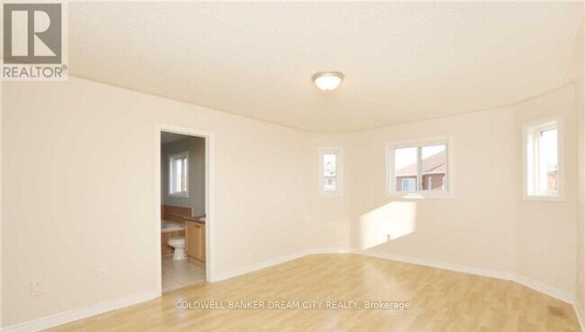 Building Photo - 123 Woodvalley Dr