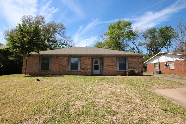 Foto del edificio - Beautiful 3 Bed 2 Bath Home in Tyler's Azalea District, Almost Ready!!