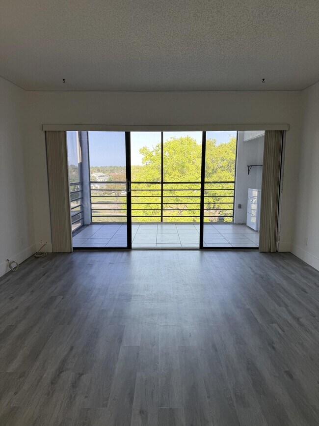 Foto del edificio - 9235 SW 8th St