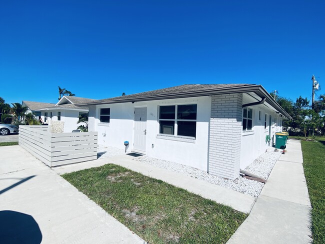 Foto del edificio - 843 102nd Ave N