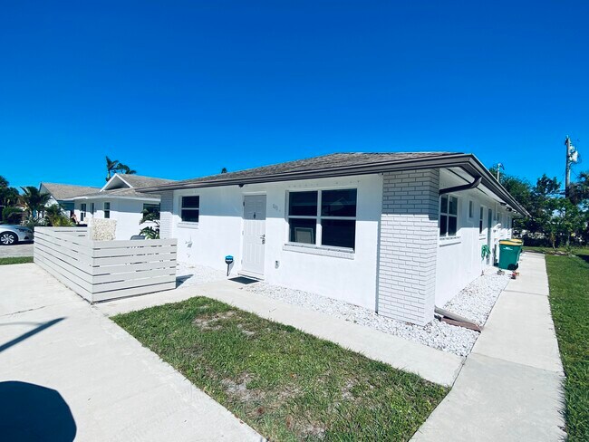 Building Photo - 843 102nd Ave N