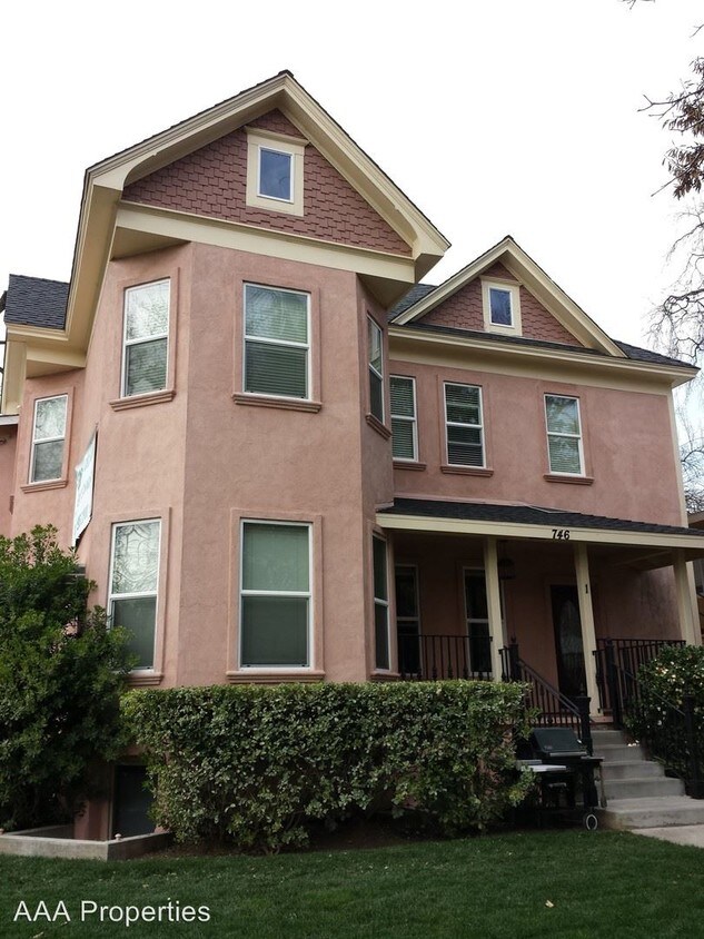 Primary Photo - 746 W 3rd St