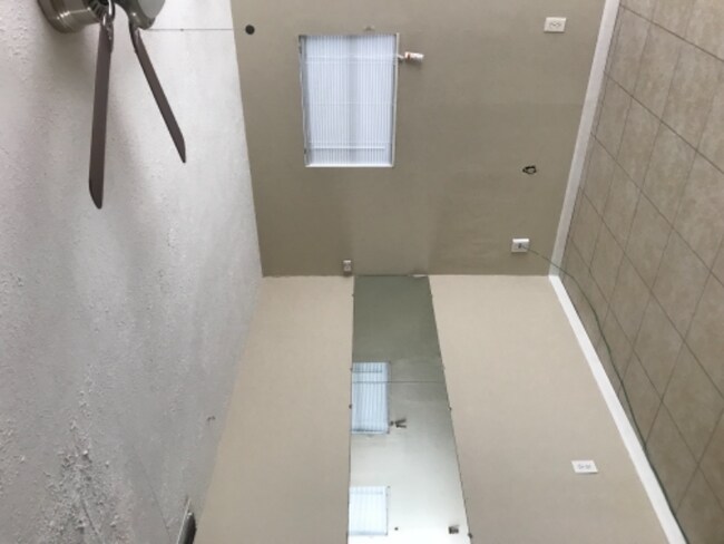 Building Photo - 108 N 11th St