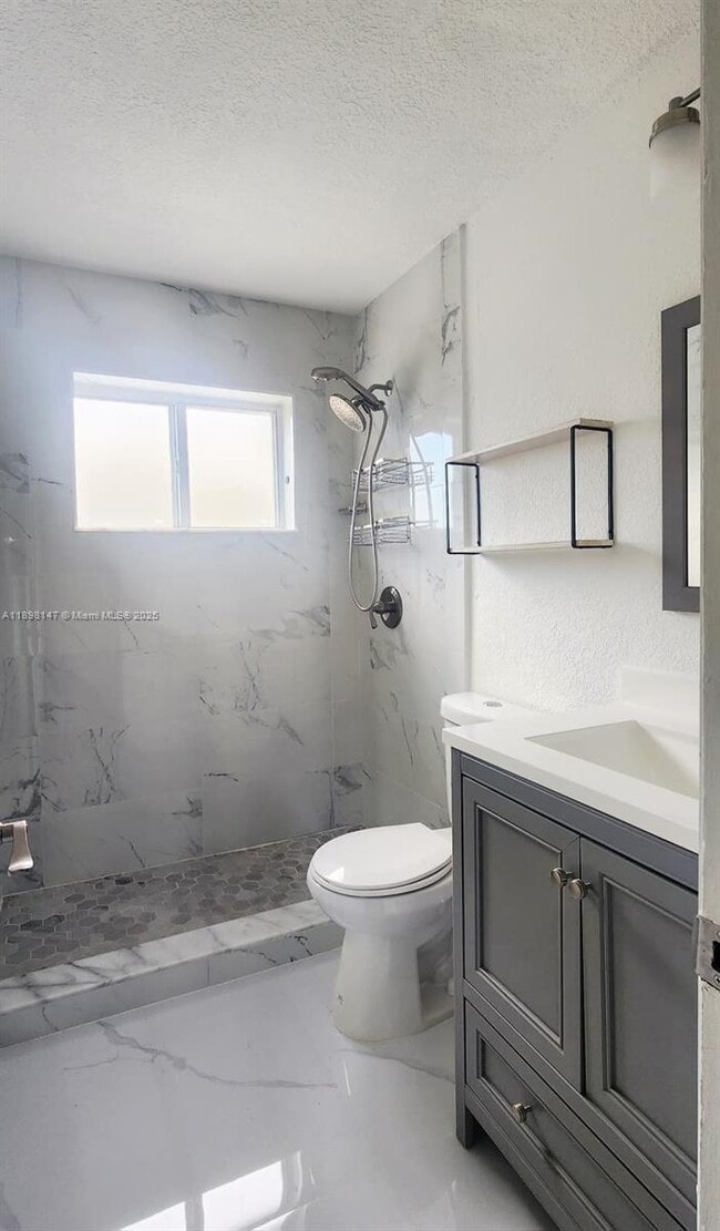 Foto del edificio - 2240 NW 18th St