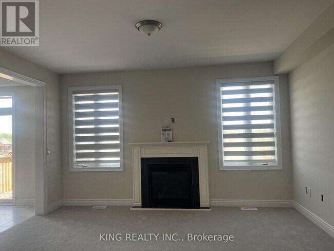 Building Photo - 3008 Sierra Dr