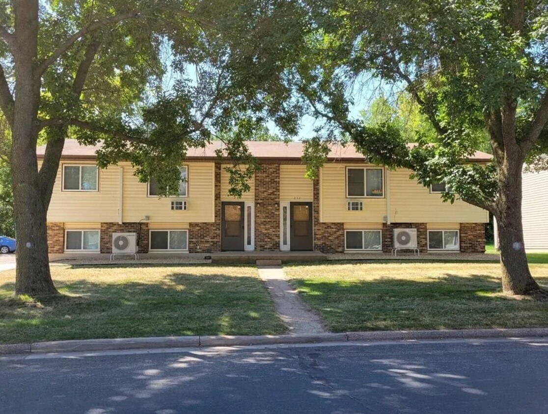 Primary Photo - 232 W Johnson St