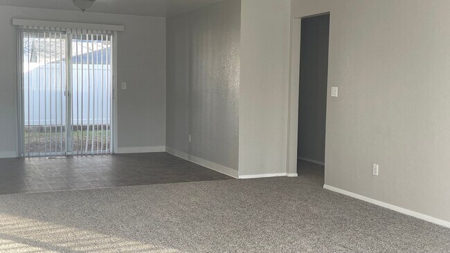 Foto del edificio - 3049 N Linda Vista Ln