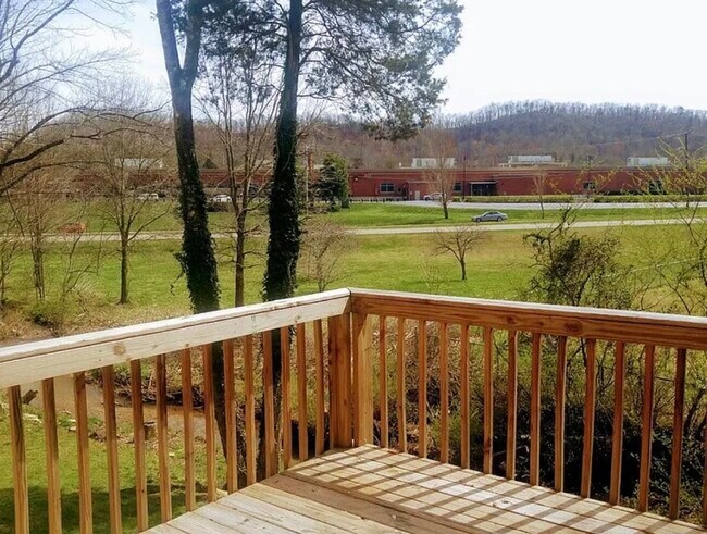 Building Photo - 107 Arcadia Ln