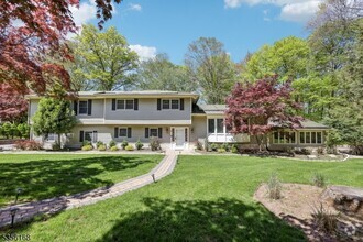 Building Photo - 275 Sycamore Ct