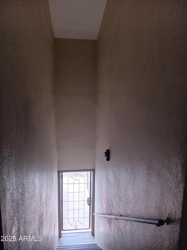 Foto del edificio - 1620 E Cambridge Ave