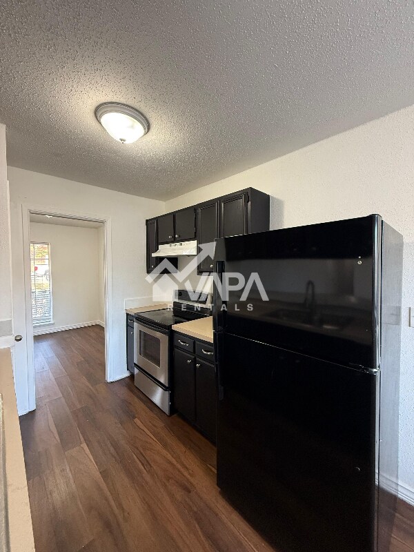 Building Photo - 5835 Freemans Farm St